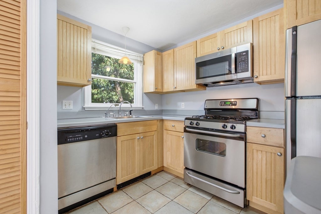 20 Westford St #A, Quincy, MA Photo #14
