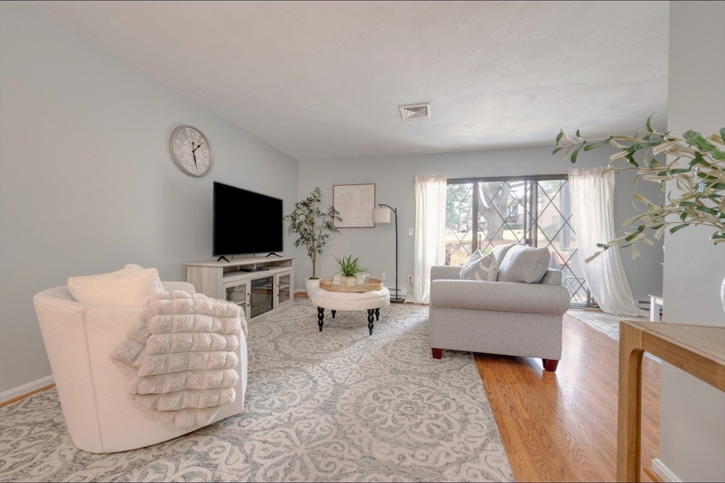 32 Rainbow Pond Dr B1