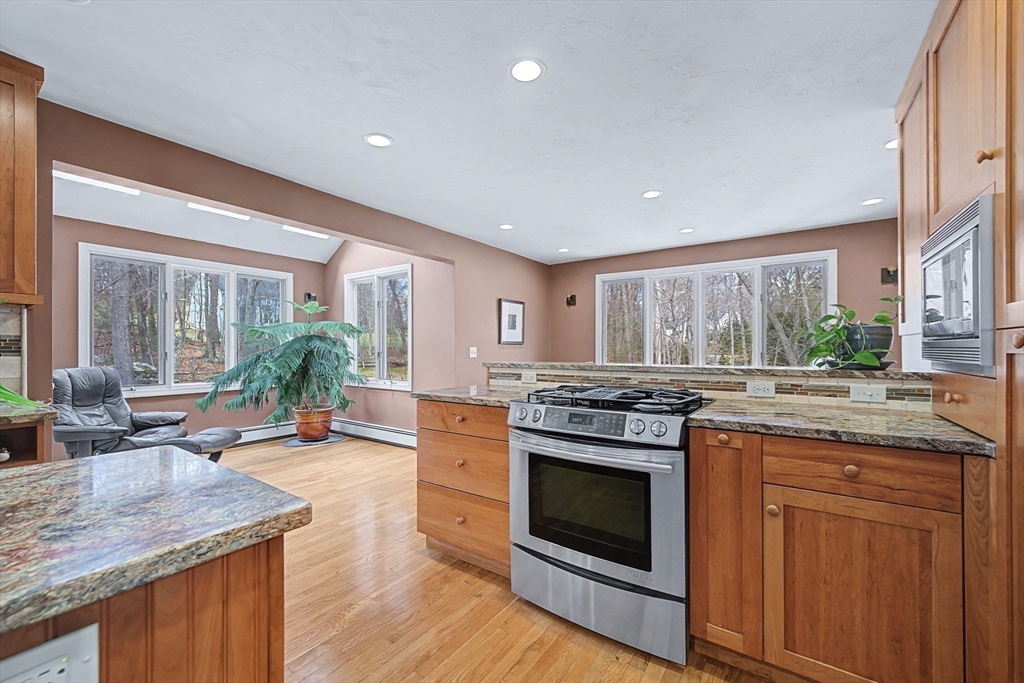 6 Ledgestone Dr