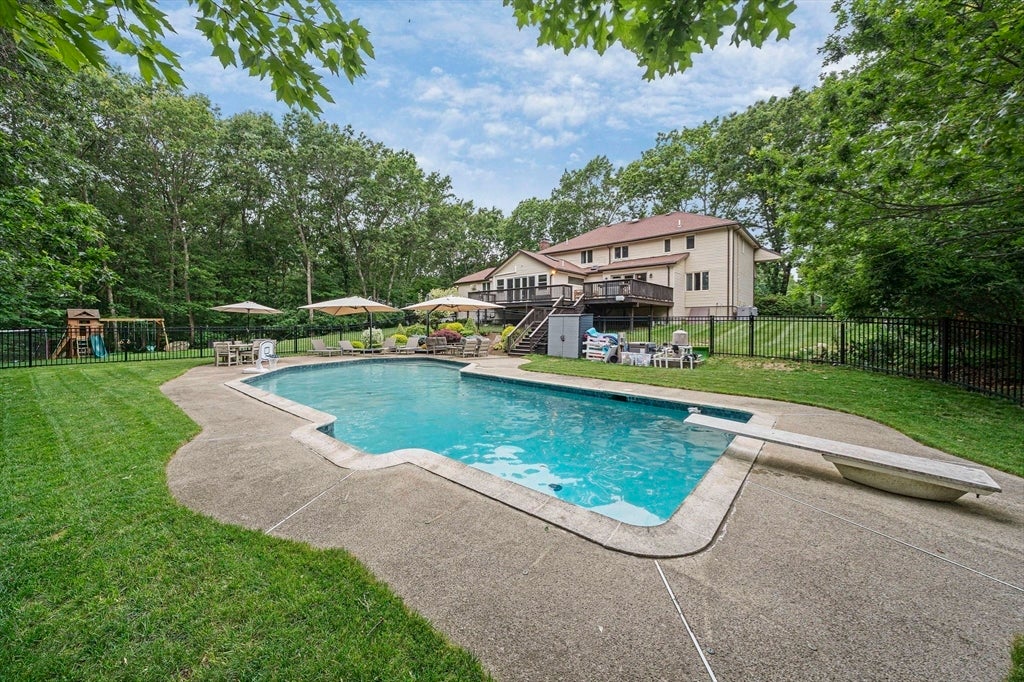 42 Eisenhower Dr