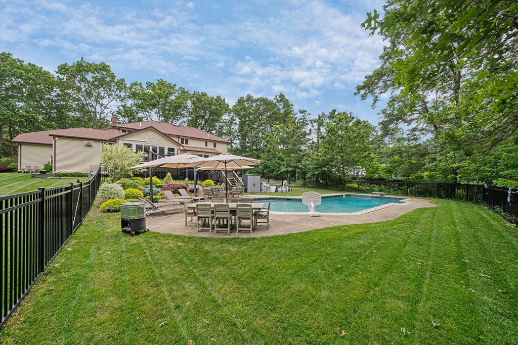 42 Eisenhower Dr