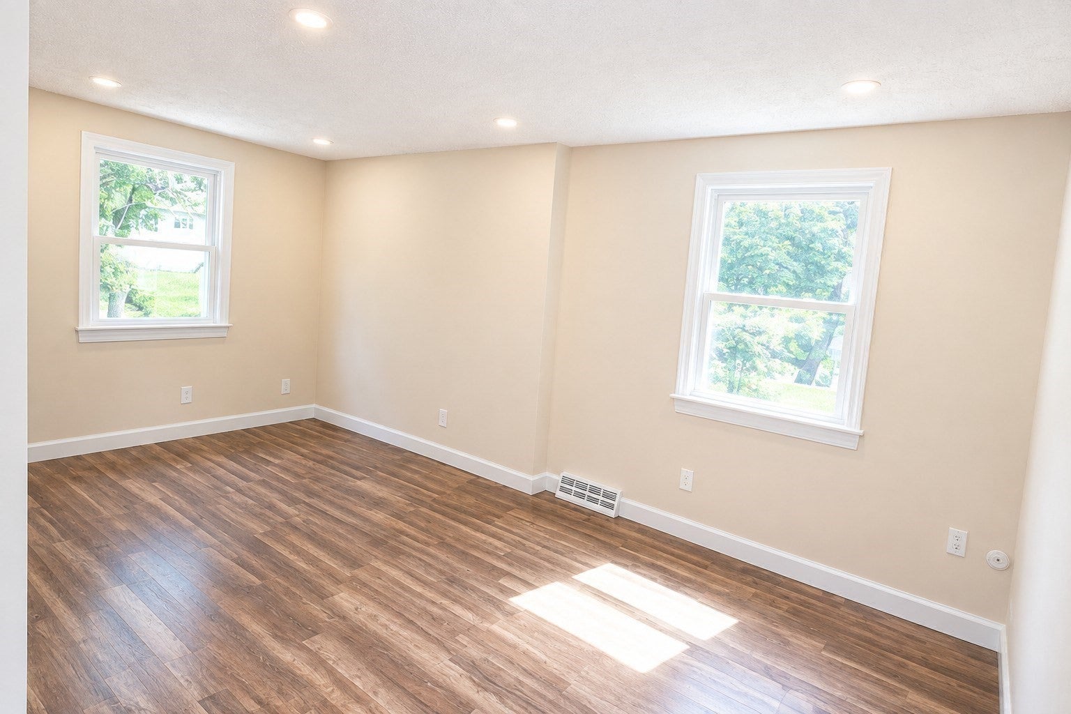 117 Lexington Ave, Lowell, MA, 117 Lexington Ave, Lowell, MA Photo #18