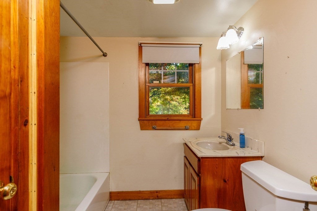 160 Lunenburg Road, Townsend, MA Photo #6