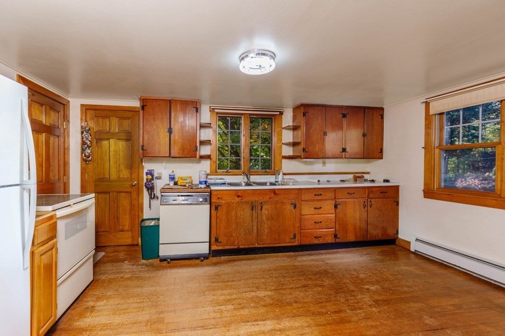 160 Lunenburg Road, Townsend, MA Photo #2