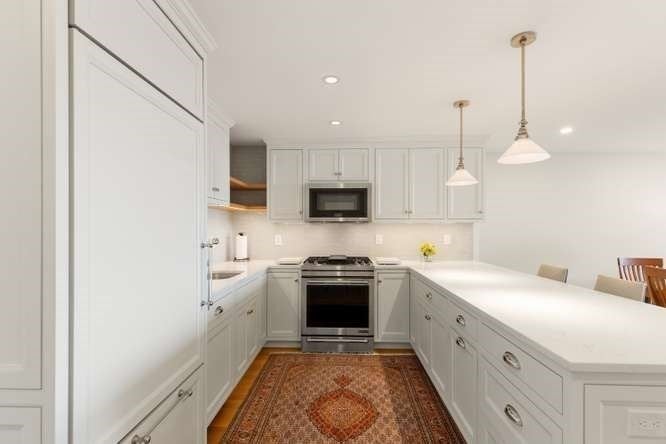 9 Hawthorne Pl 14H