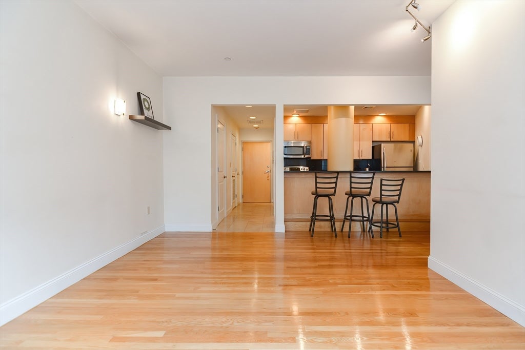 42 Beach St #6B, Boston, MA Photo #3
