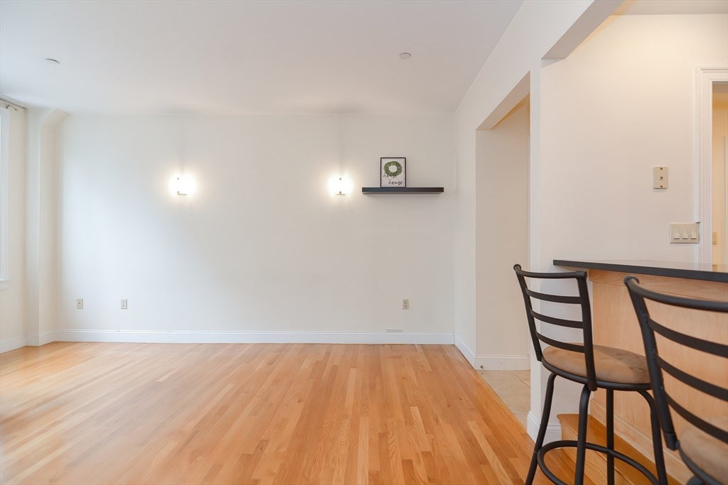 42 Beach St #6B, Boston, MA Photo #7