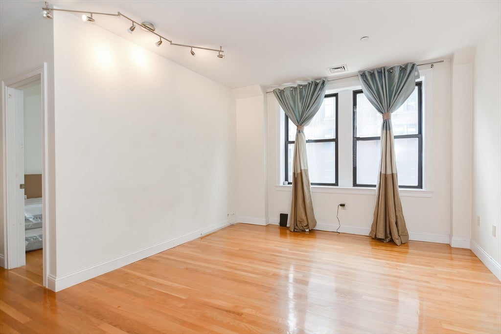 42 Beach St #6B, Boston, MA Photo #1