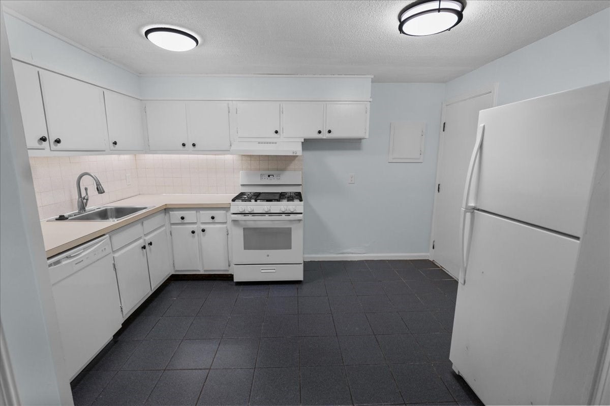 635 W Lowell Ave #2, Haverhill, MA Photo #9