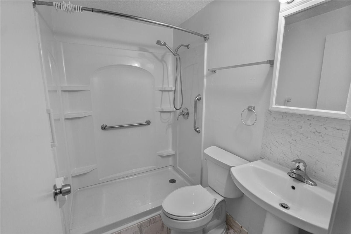 635 W Lowell Ave 2