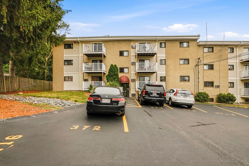 37 Hosmer St 17