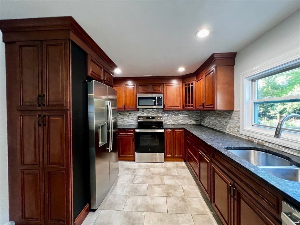308 Boutelle St, Fitchburg, MA Photo #7