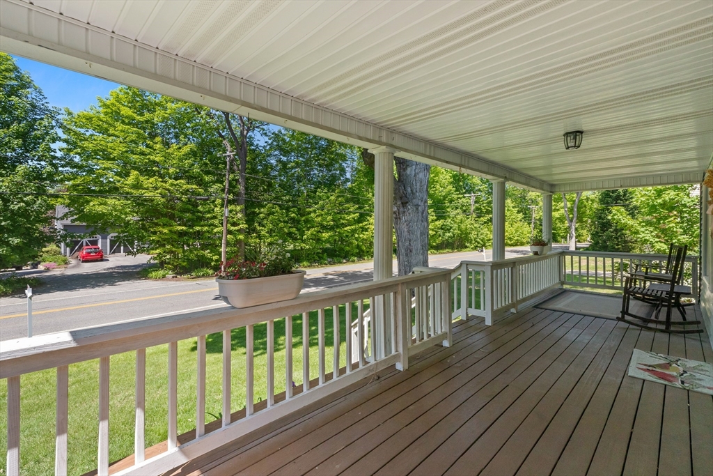 82 Maple St