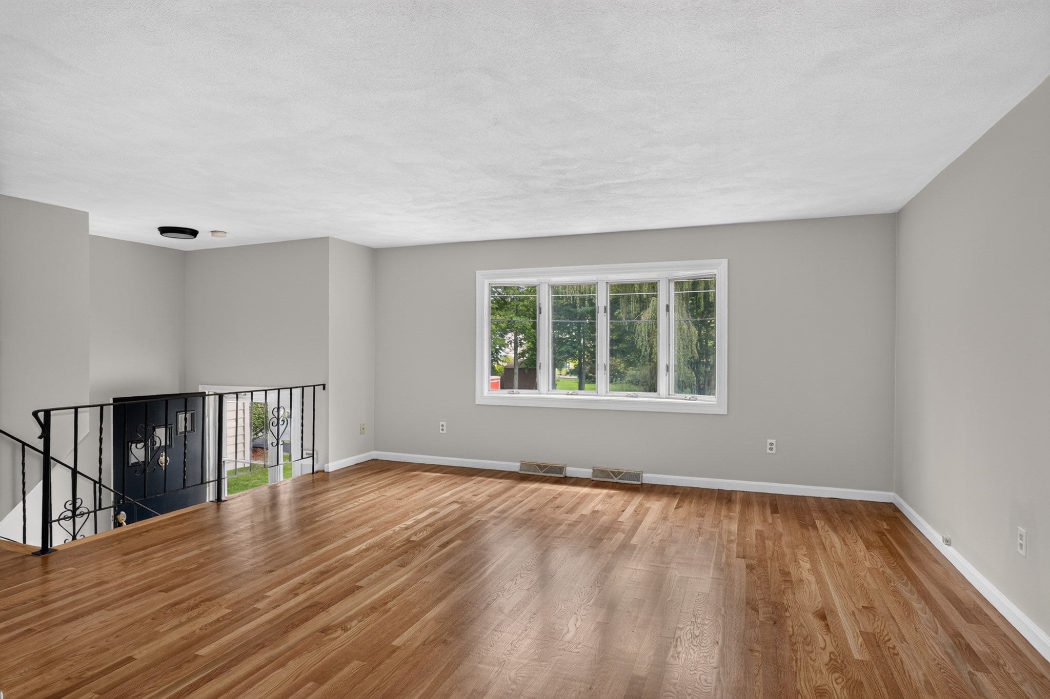 14 Fred St, Burlington, MA Photo #8