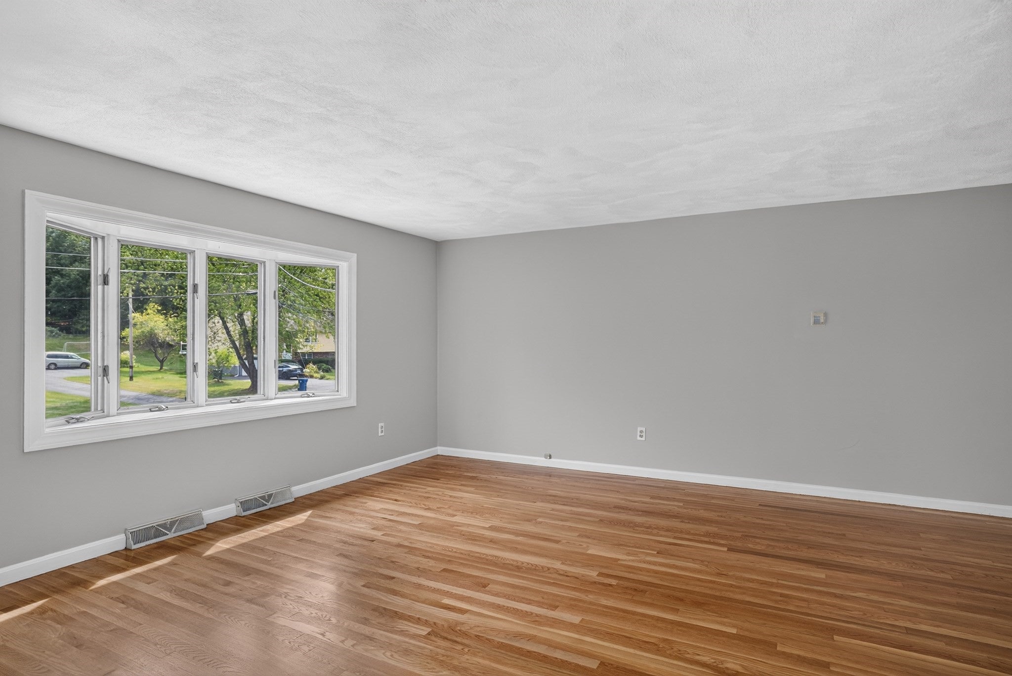 14 Fred St, Burlington, MA Photo #10