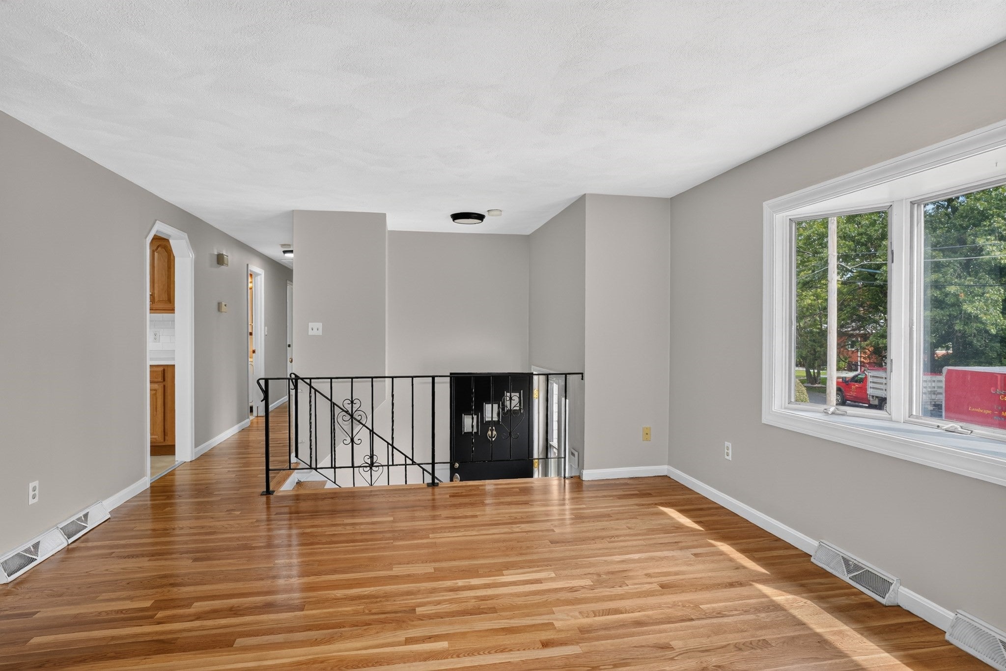 14 Fred St, Burlington, MA Photo #9