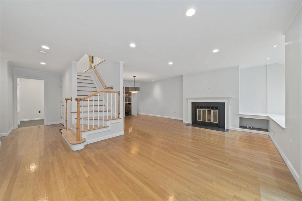 160 Pine St 10