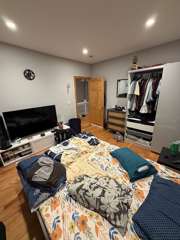 142 Newbury Ave 142