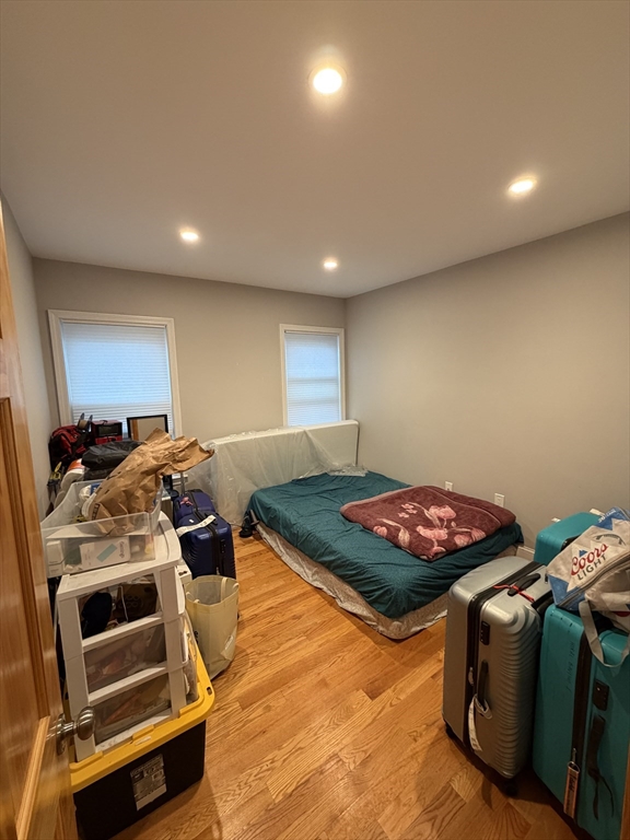 142 Newbury Ave 142