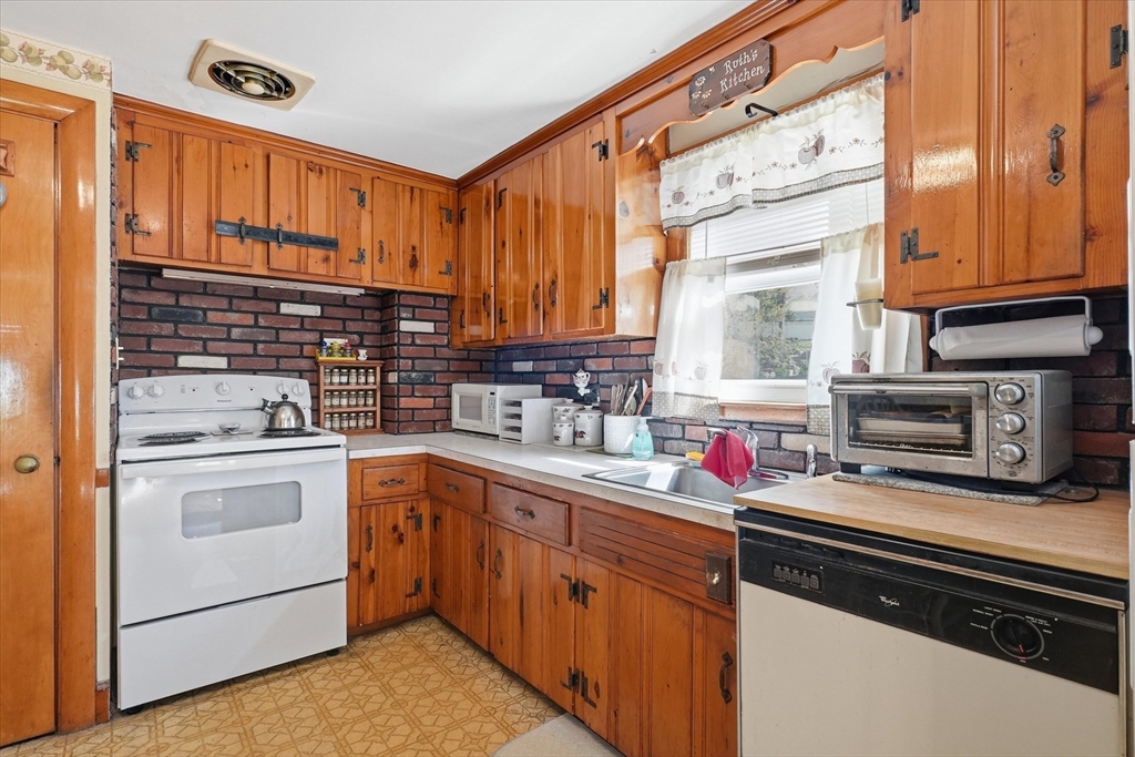 12 Cannon Rock Road, Lynn, MA, 12 Cannon Rock Road, Lynn, MA Photo #13