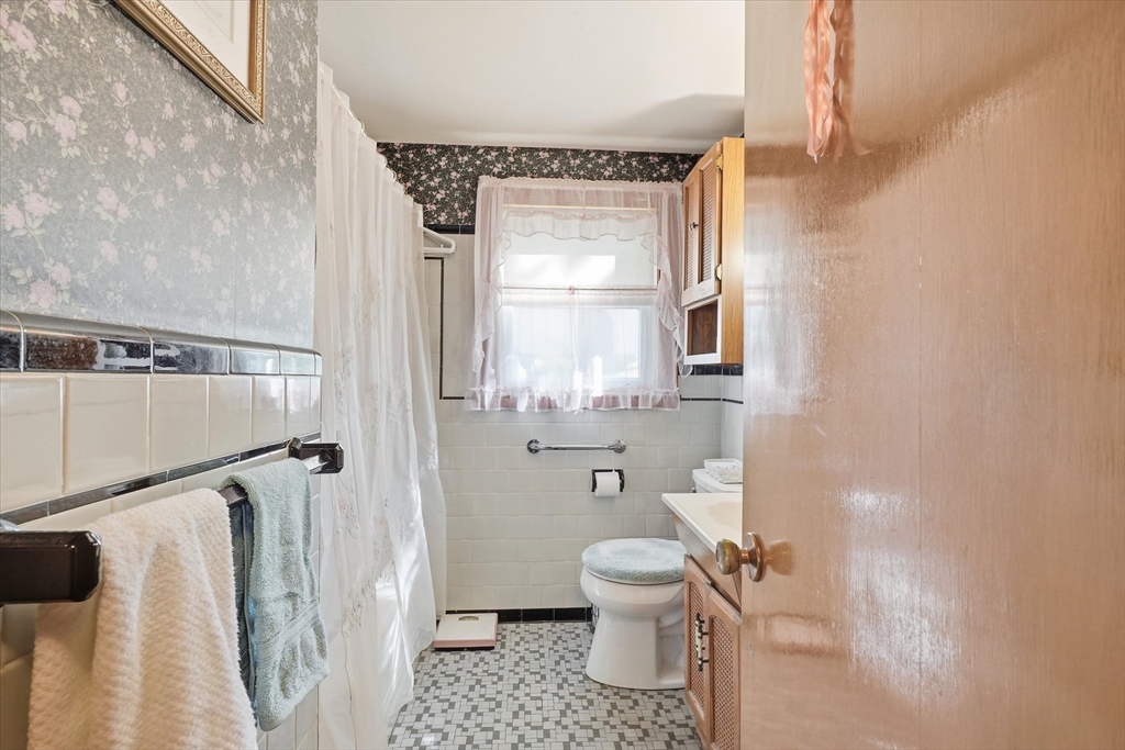 12 Cannon Rock Road, Lynn, MA, 12 Cannon Rock Road, Lynn, MA Photo #9