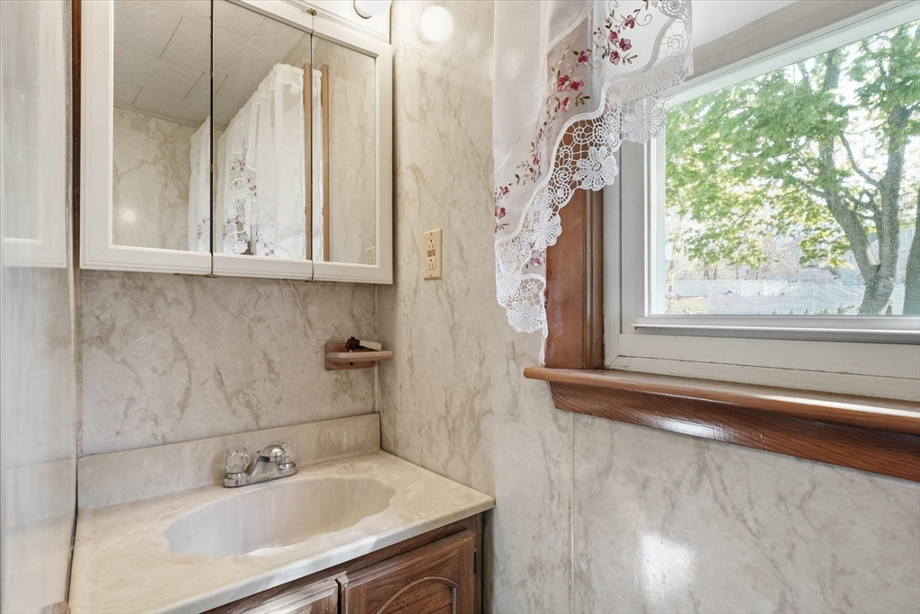 12 Cannon Rock Road, Lynn, MA, 12 Cannon Rock Road, Lynn, MA Photo #25