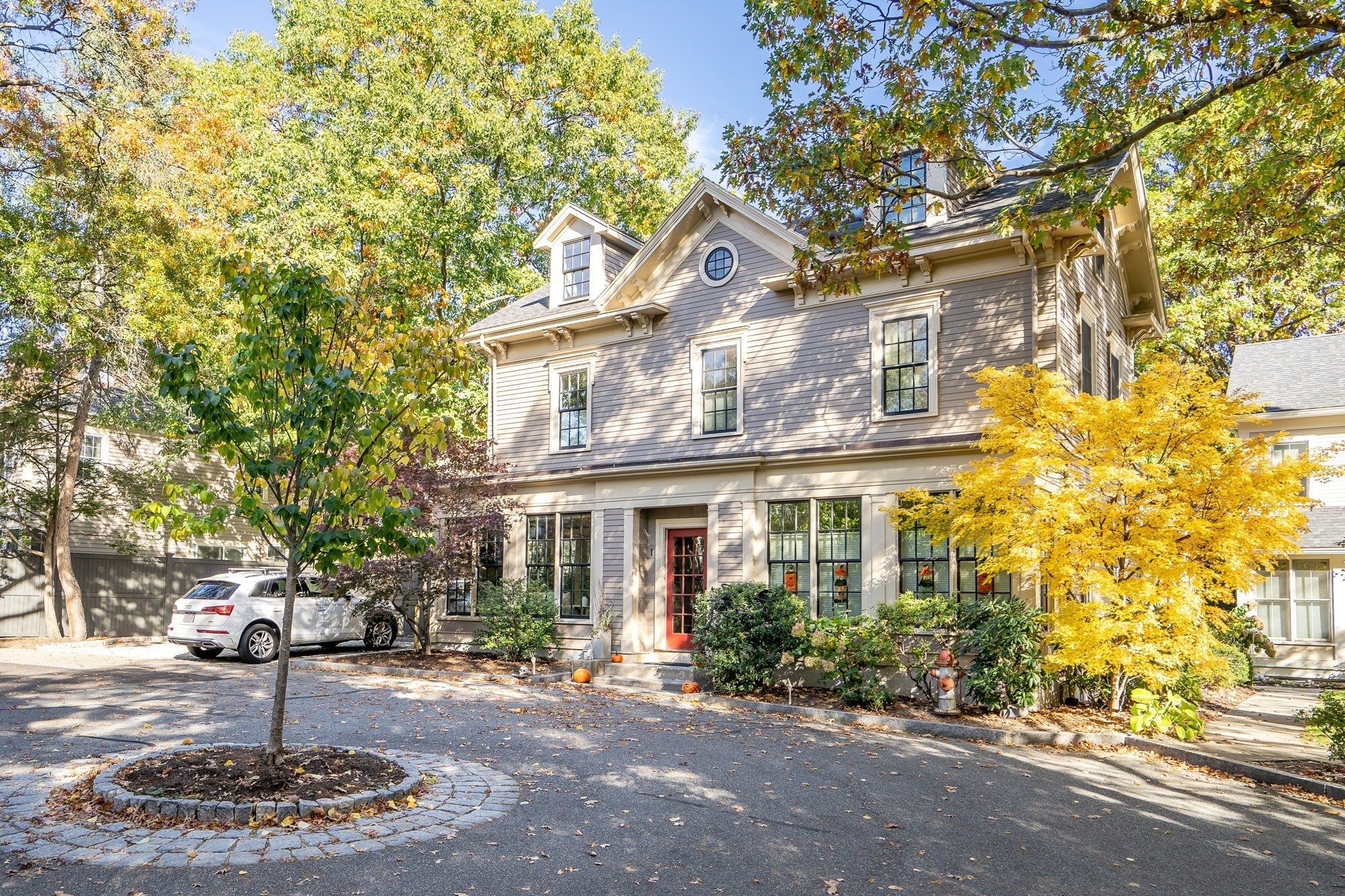 1-7 Brattle Cir` 1