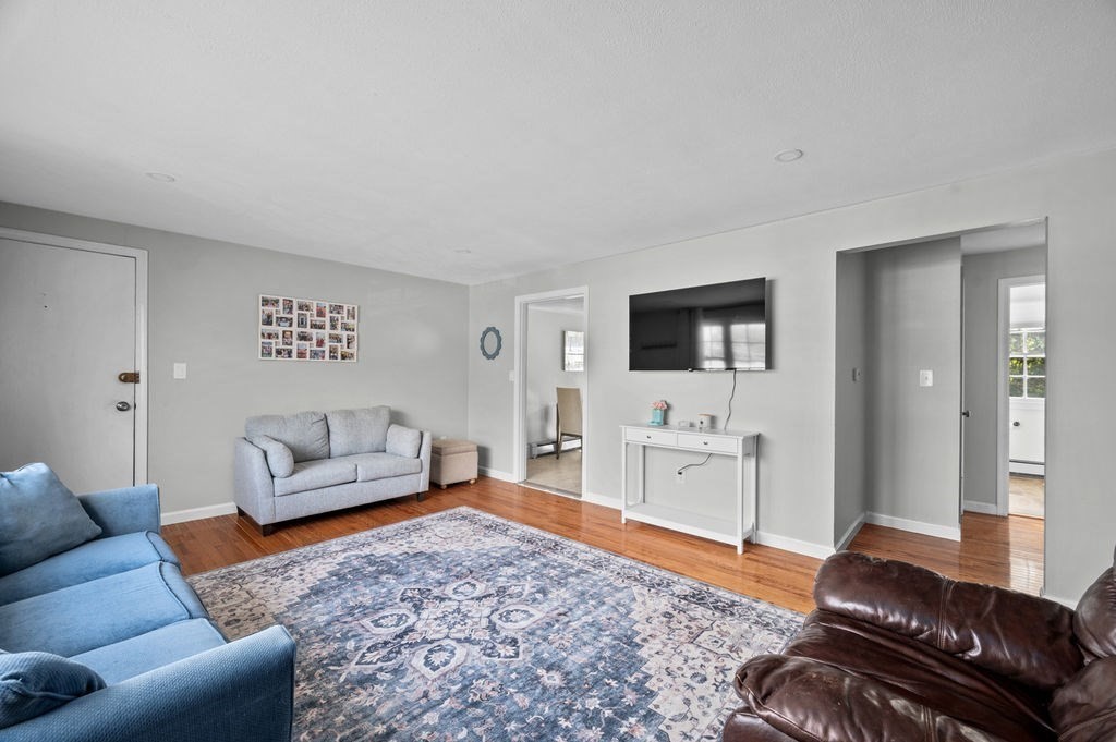 16 Myles Standish Dr 8