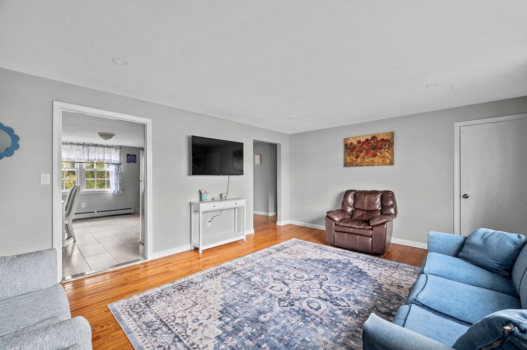 16 Myles Standish Dr 8