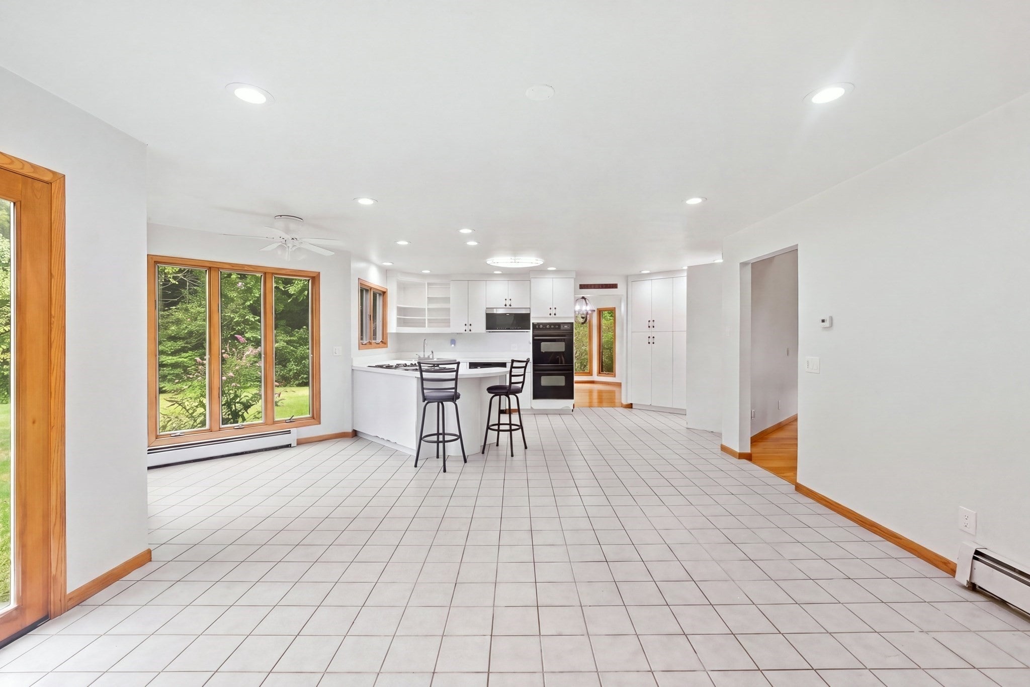6 Nestlewood Ln, Hubbardston, MA Photo #12
