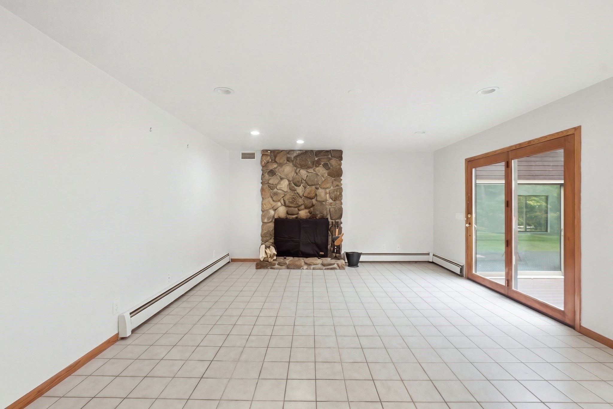 6 Nestlewood Ln, Hubbardston, MA Photo #13