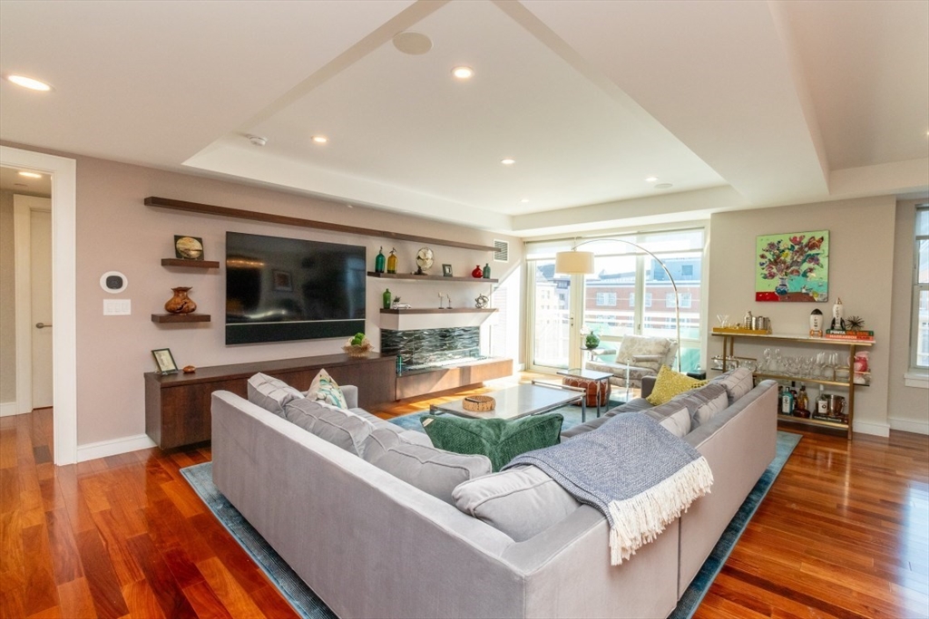 2 Battery Wharf 2508