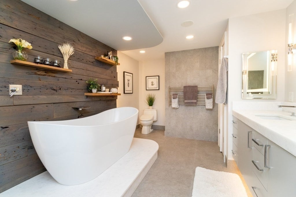 2 Battery Wharf 2508