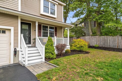 Photo of 27 Pearl Street #2, Wakefield, MA 01880 (MLS # 73439671)