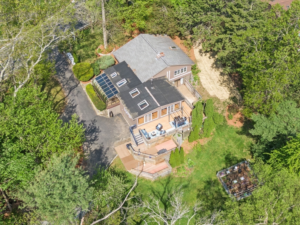 21 River Rd