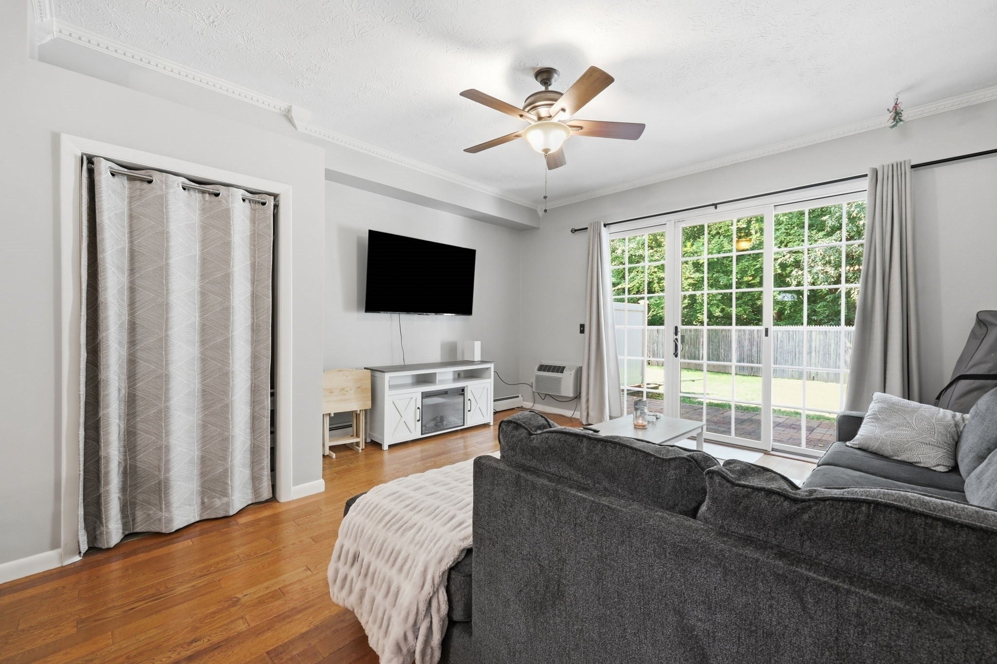 142 Autumn St G