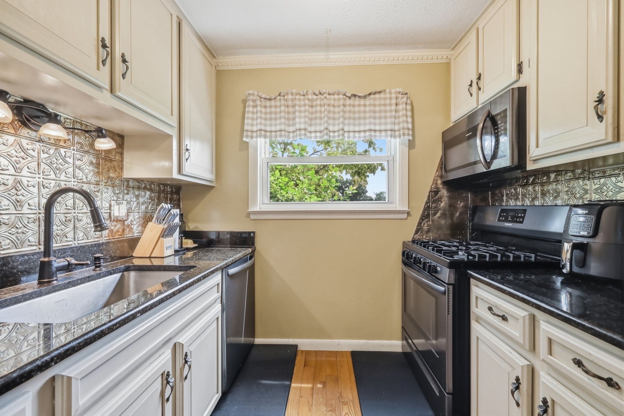 142 Autumn St #G, Agawam, MA Photo #8