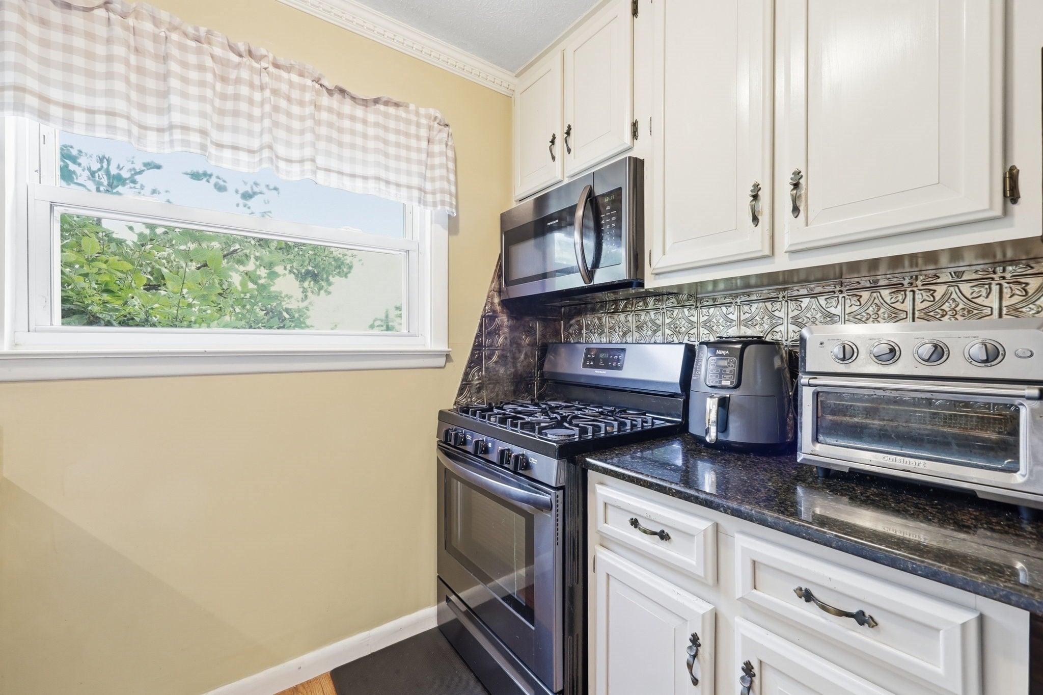 142 Autumn St #G, Agawam, MA Photo #9