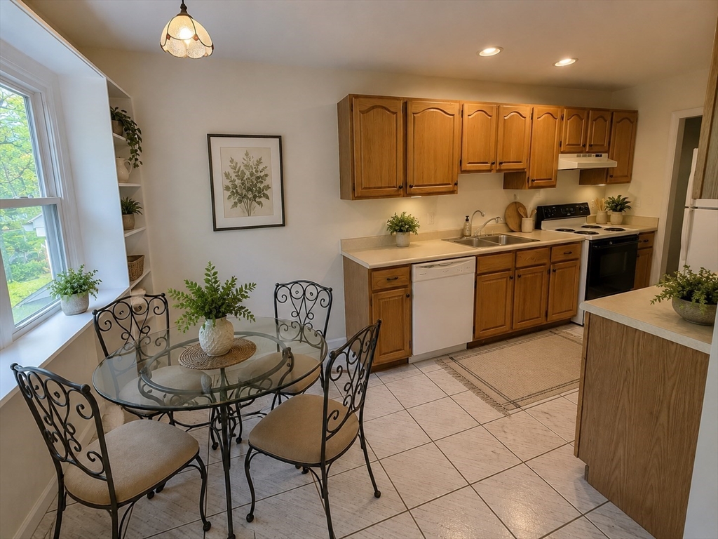 223 Heritage Dr #223, Northbridge, MA Photo #3
