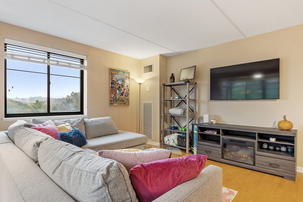 100 Ledgewood Dr 417