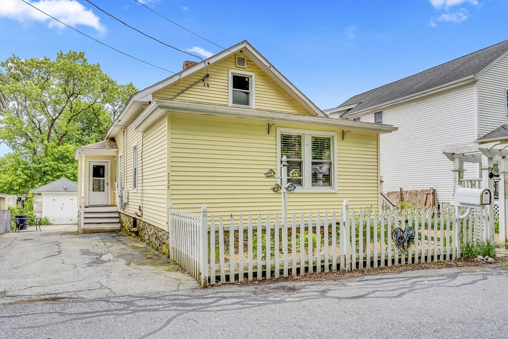 115 Old North Woodstock Rd