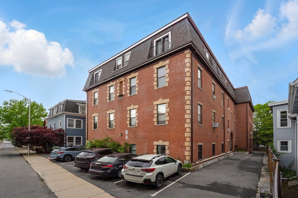 69 Harvey St 1