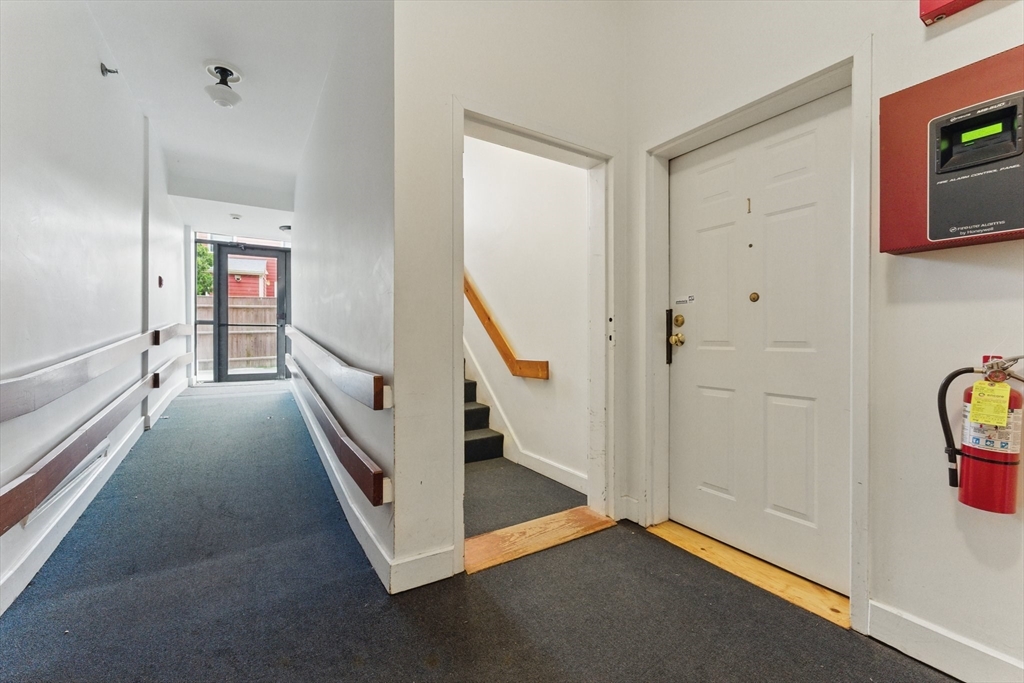 69 Harvey St 1