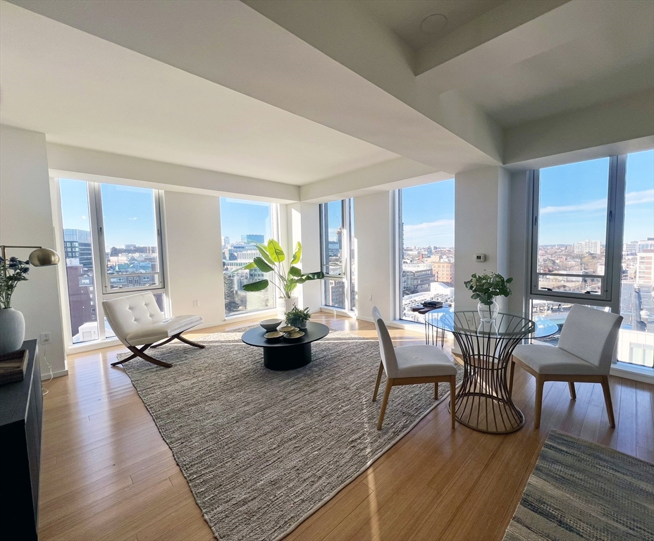 2 Earhart Street PH4