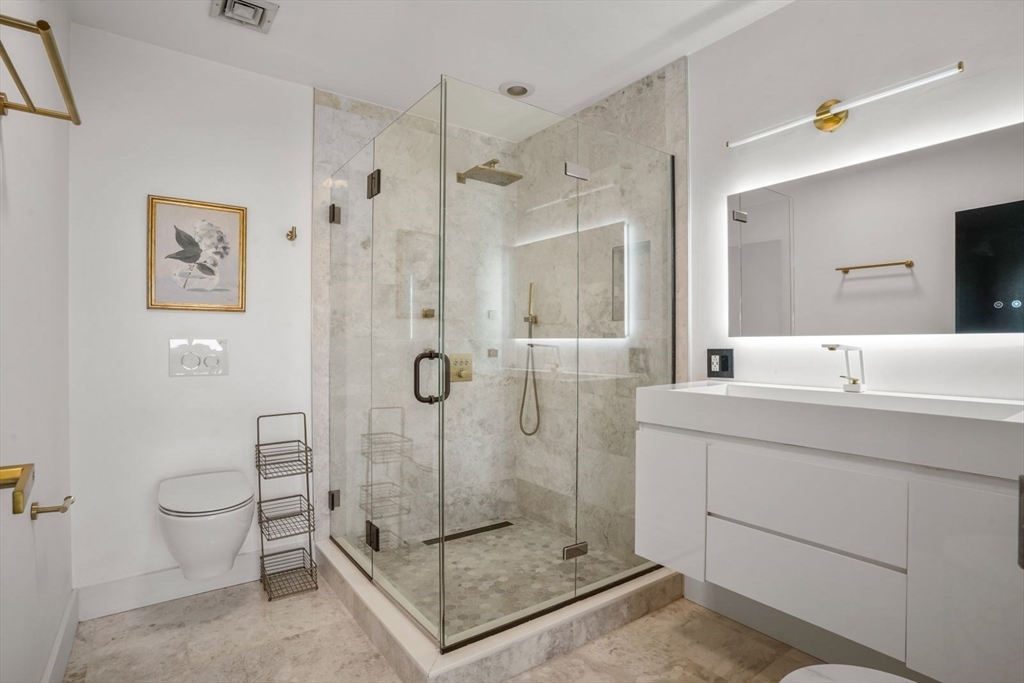 10 Ocean Ave #414, Revere, MA Photo #17