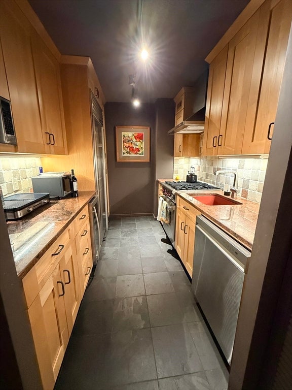77 Pond Ave 509