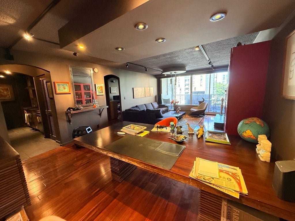 77 Pond Ave 509