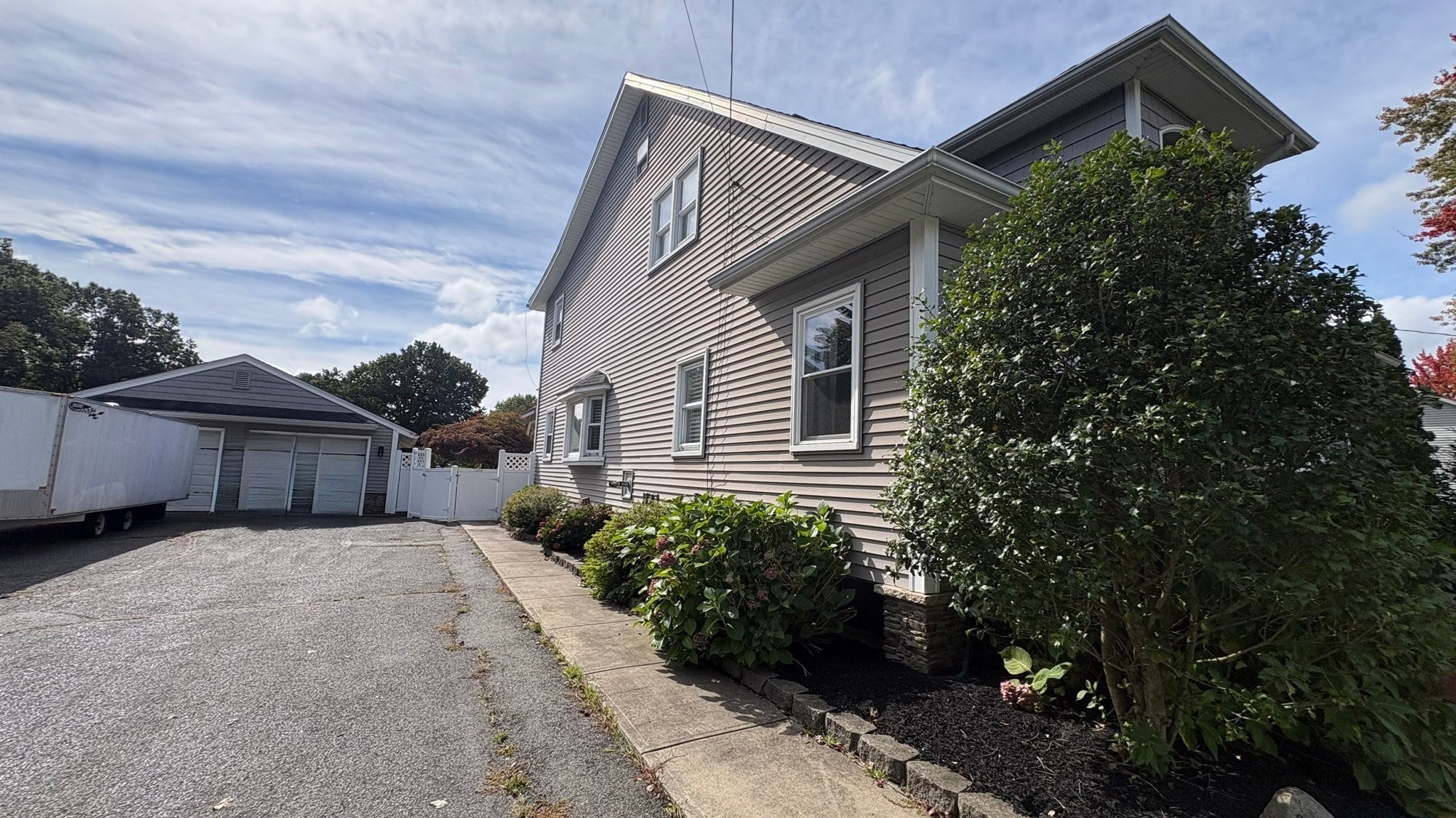 681 Mill St, Agawam, MA, 681 Mill St, Agawam, MA Photo #2