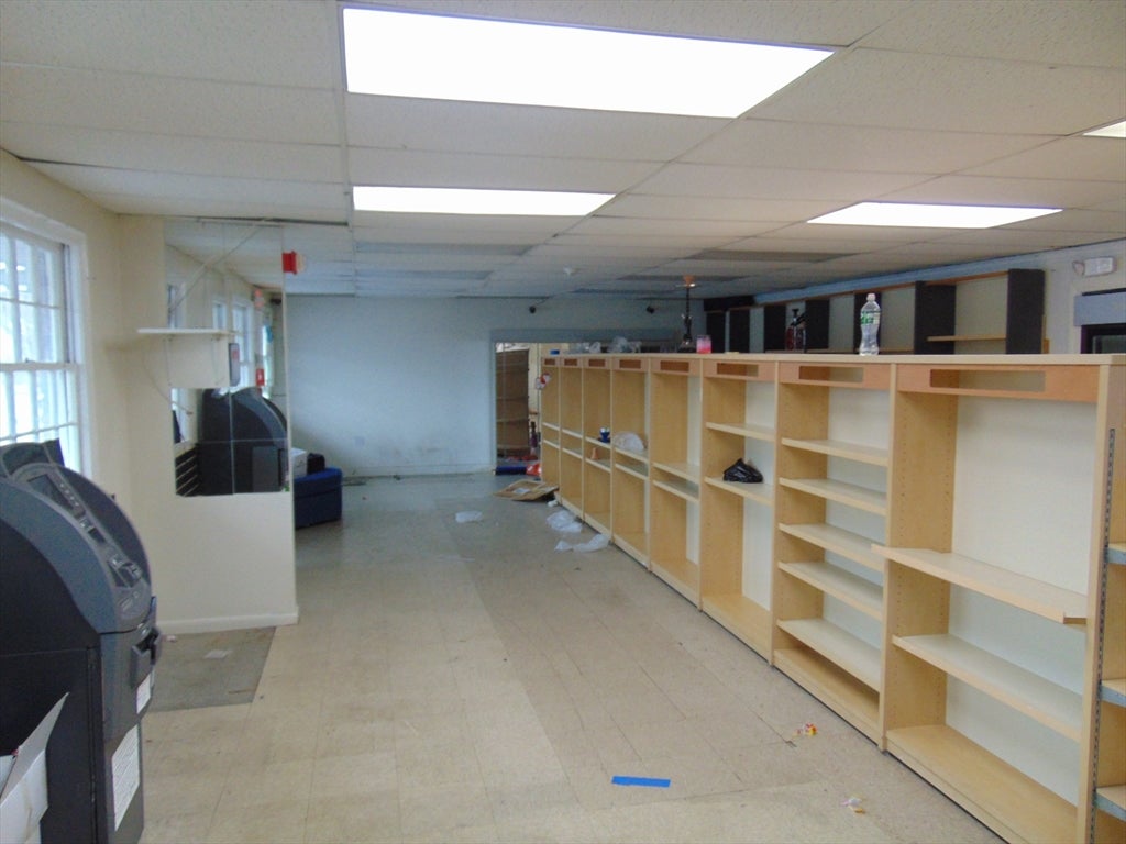 490 W Main St 2