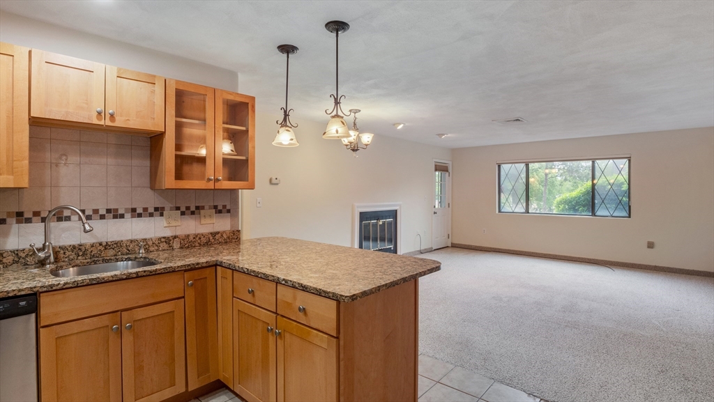 7 Thomas St J16